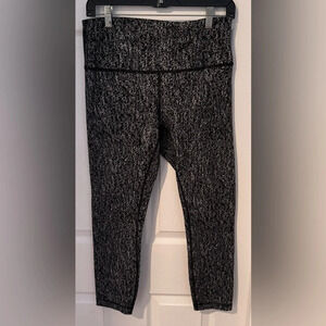 Lululemon Wunder Under Crop High-Rise 21"
Luon Jacquard Black White running US10